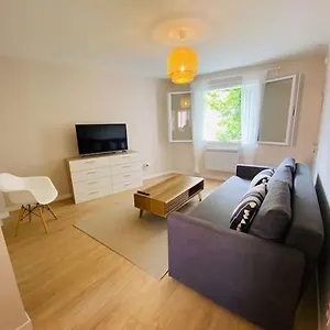https://appart-neuf-au-coeur-du-village-de-collobrieres.fr-provencehotel.com